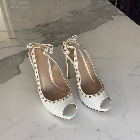 White & Gold Stud Stilettos Madonna Truth or Dare - Picture 7 of 8